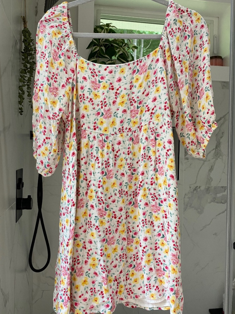 Mi Ami Medium White Floral sun dress puff sleeve spring summer